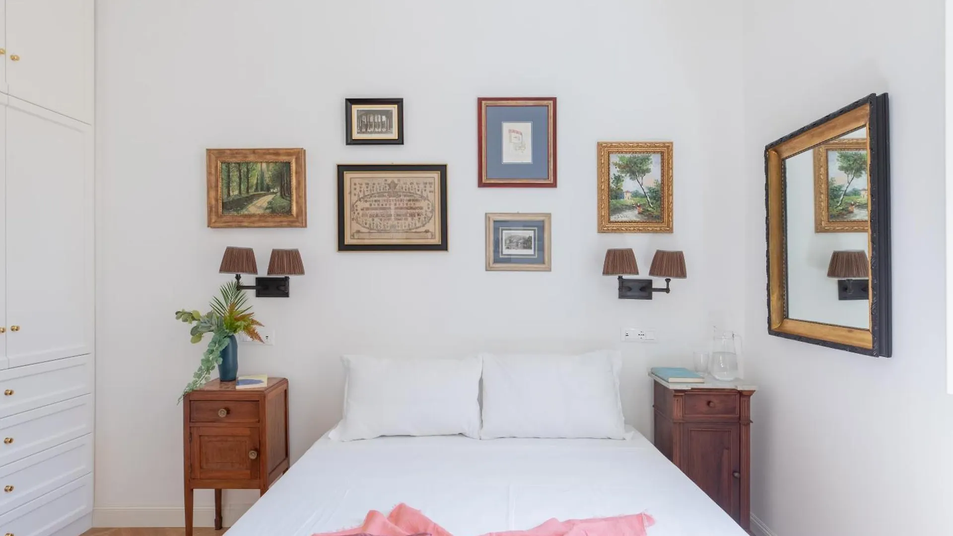 Apartment Iflat Campo De' Fiori Brand New & Bright Apt Rome Italy
