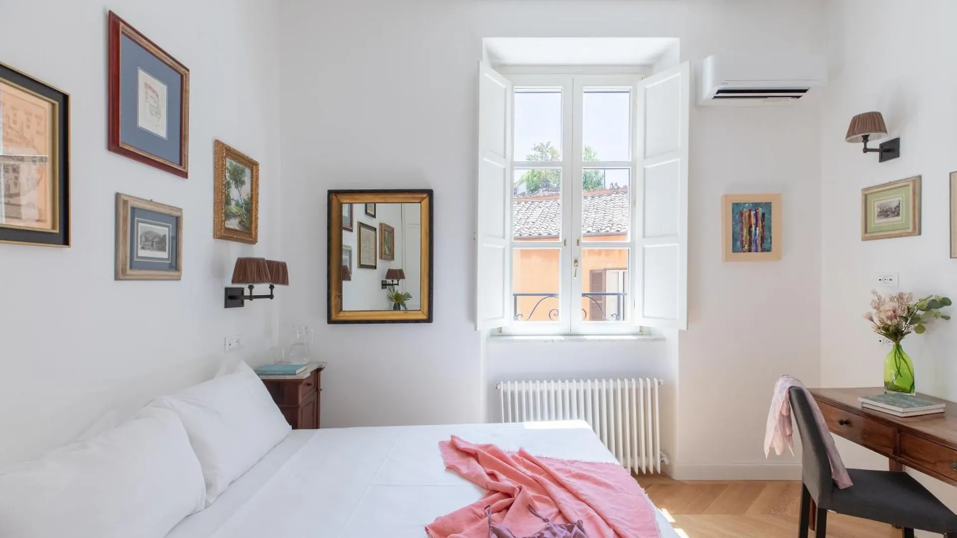 Apartment Iflat Campo De' Fiori Brand New & Bright Apt Rome