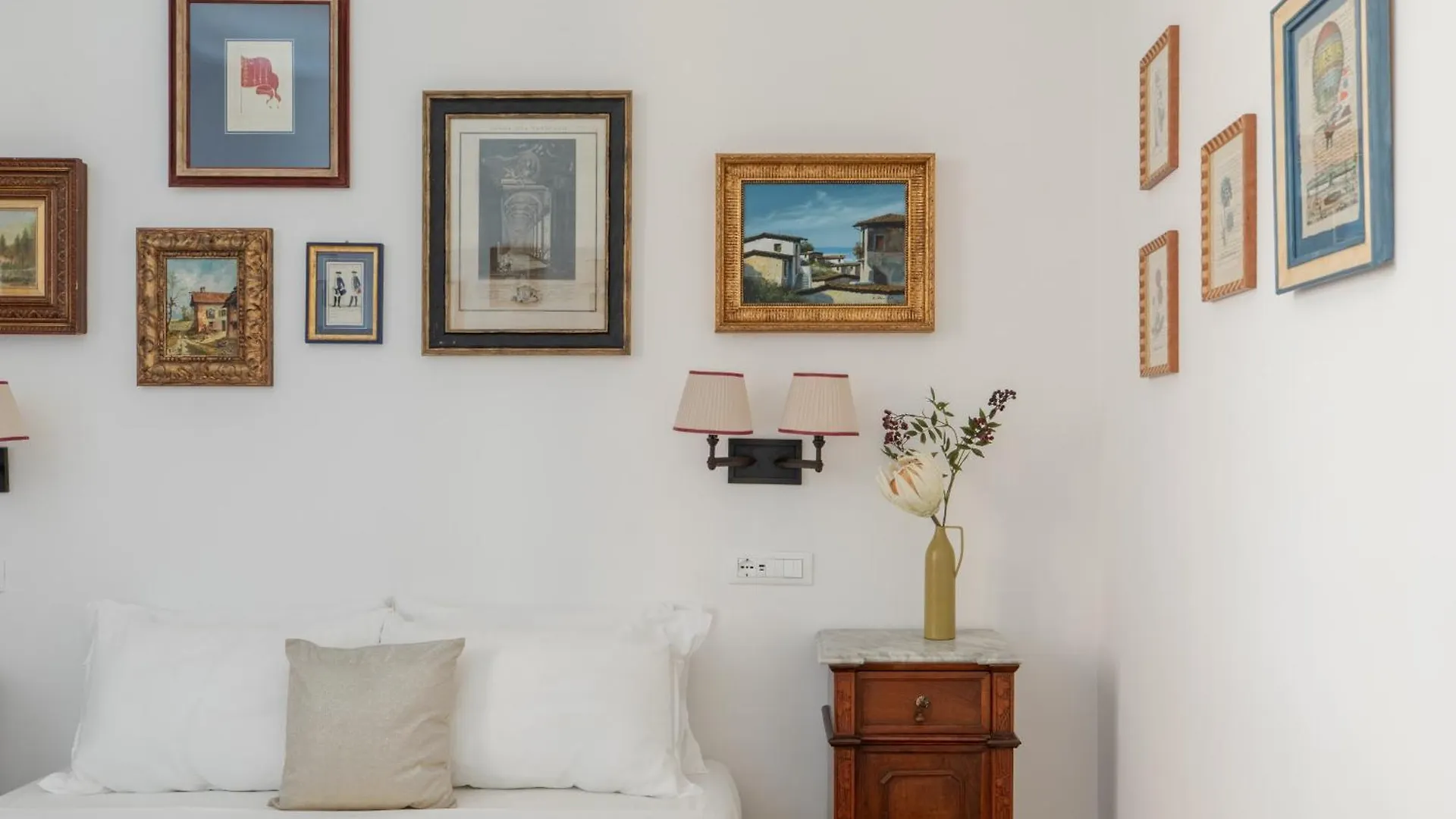 Apartment Iflat Campo De' Fiori Brand New & Bright Apt Rome Italy